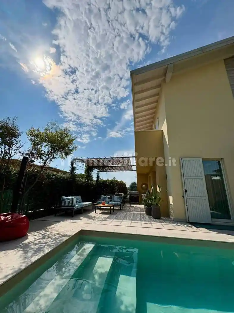 Villa in vendita a Castiglione delle Stiviere