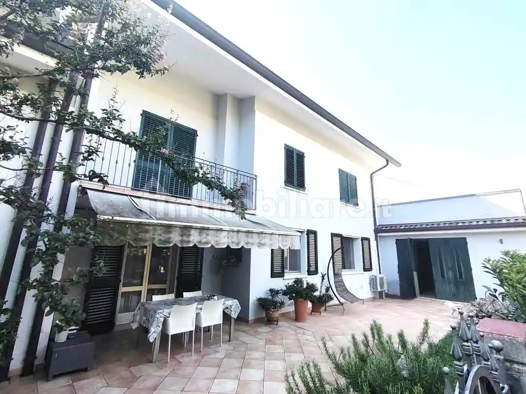 Villa in vendita a Finale Emilia