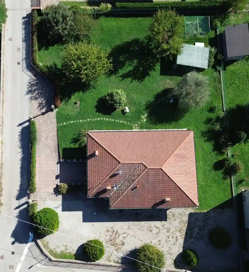 Villa in vendita a Angera