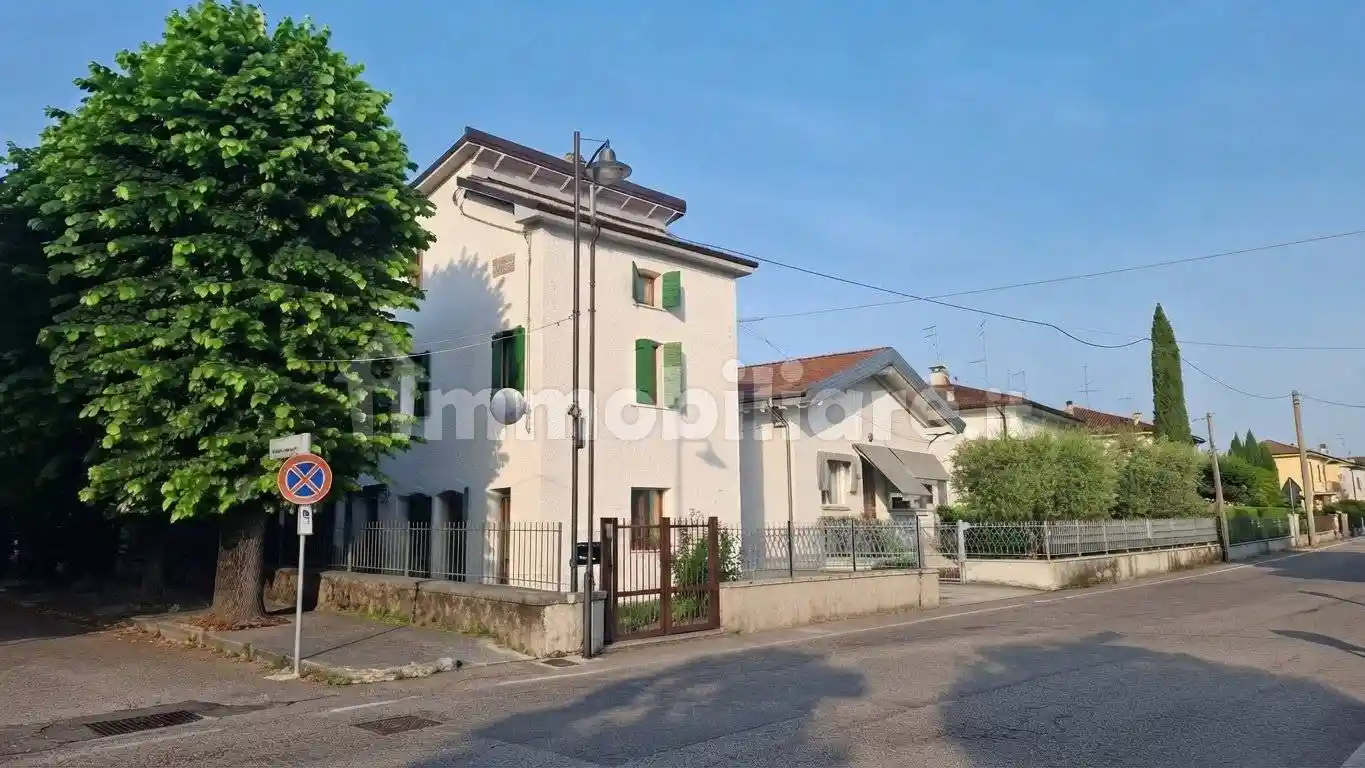 Casa indipendente in vendita a Sant'Ambrogio di Valpolicella