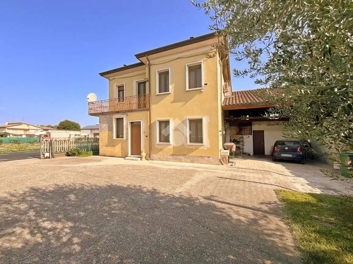 Casa indipendente in vendita a Albaredo d'Adige