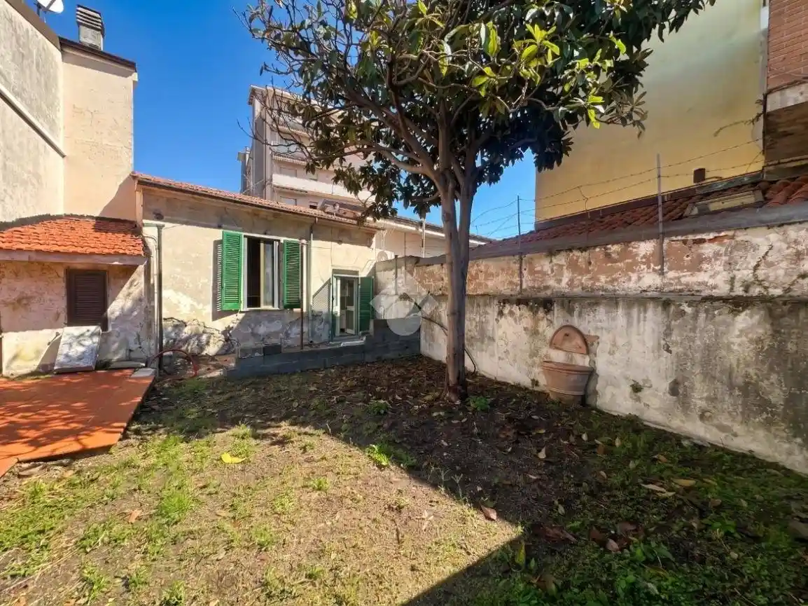 Casa indipendente in vendita a Carrara