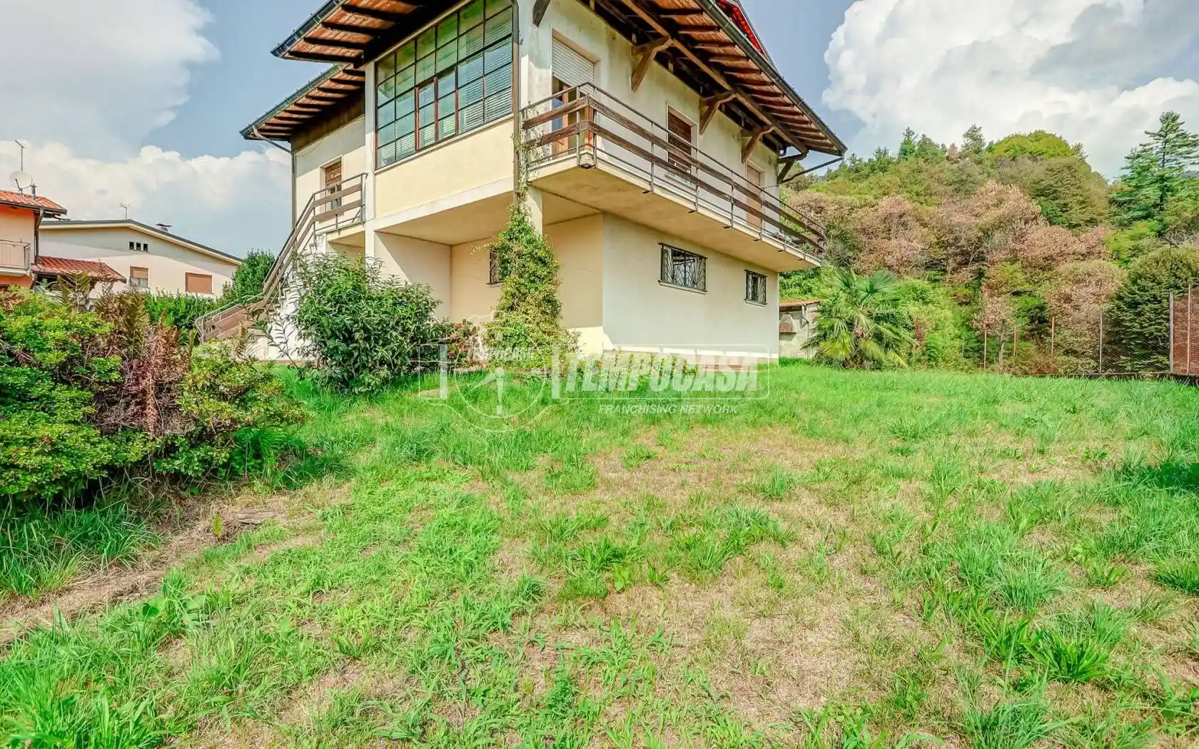 Villa in vendita a Montegrino Valtravaglia
