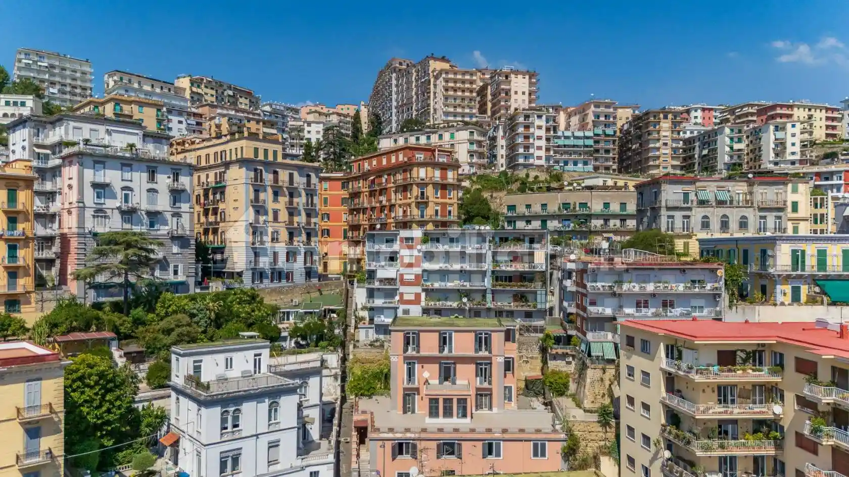 Palazzo - Edificio in vendita a Napoli