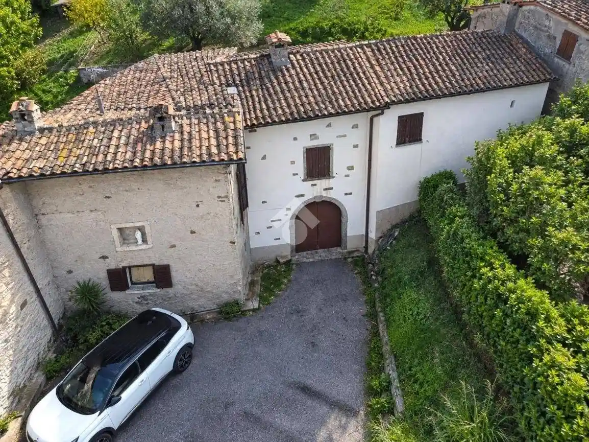 Rustico - Casale in vendita a Monte Marenzo