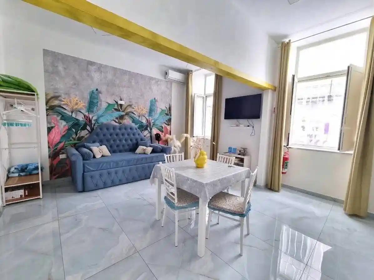 Appartamento in vendita a Napoli