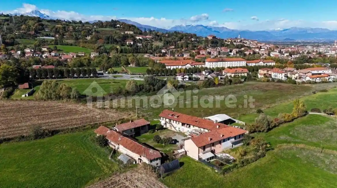 Rustico - Casale in vendita a Saluzzo