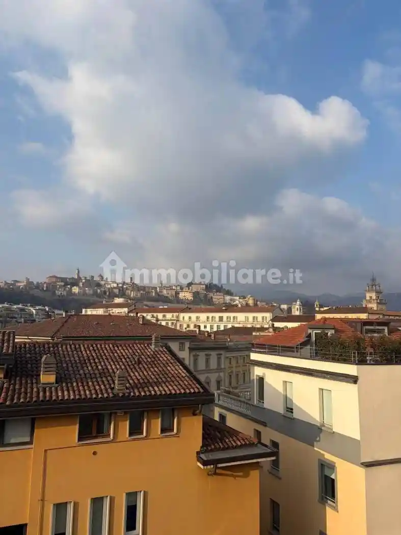 Appartamento in vendita a Bergamo