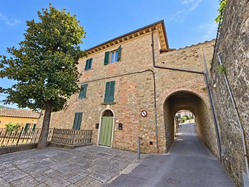 Appartamento in vendita a Bucine