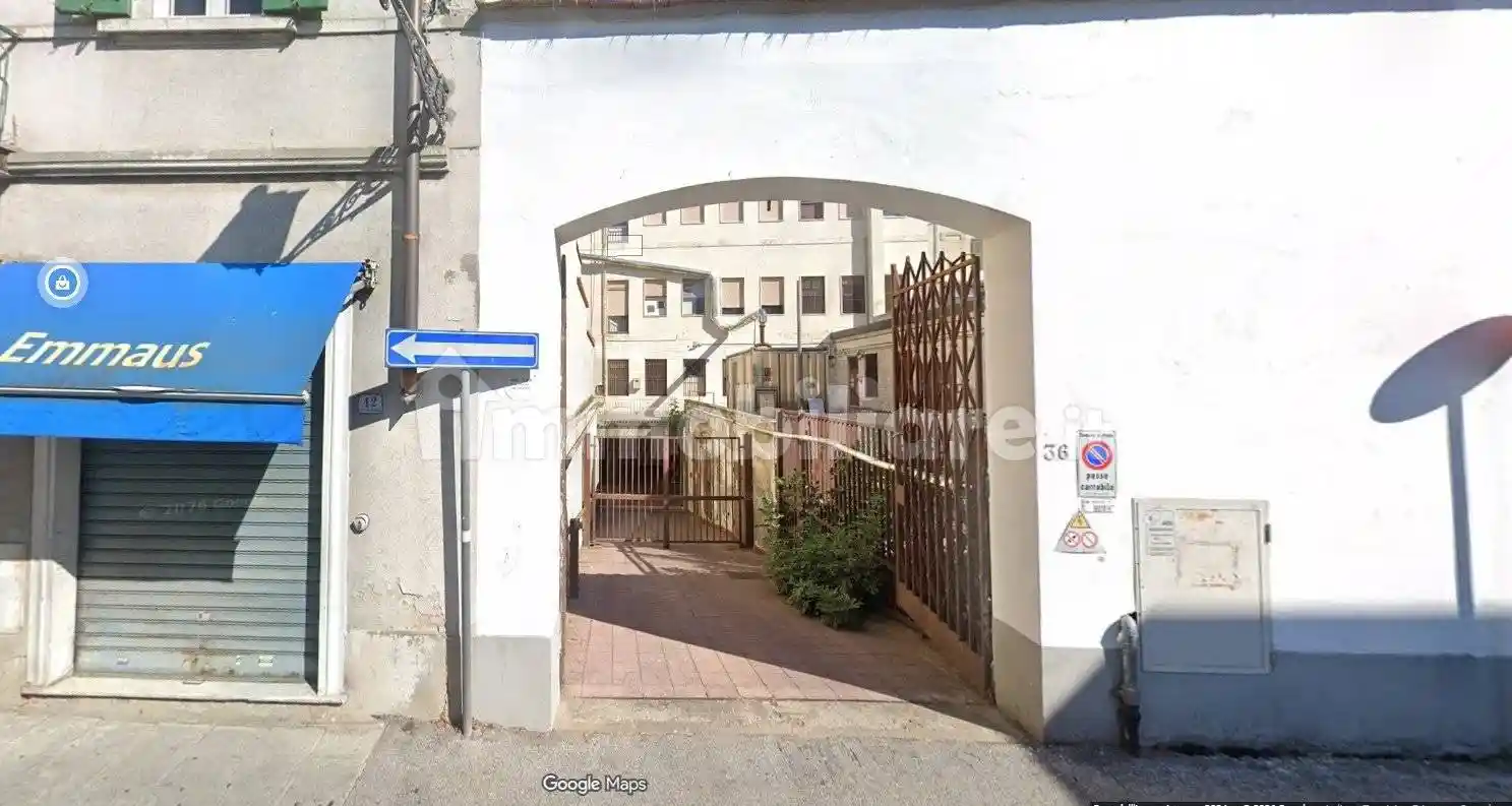 Palazzo - Edificio in affitto a Prato