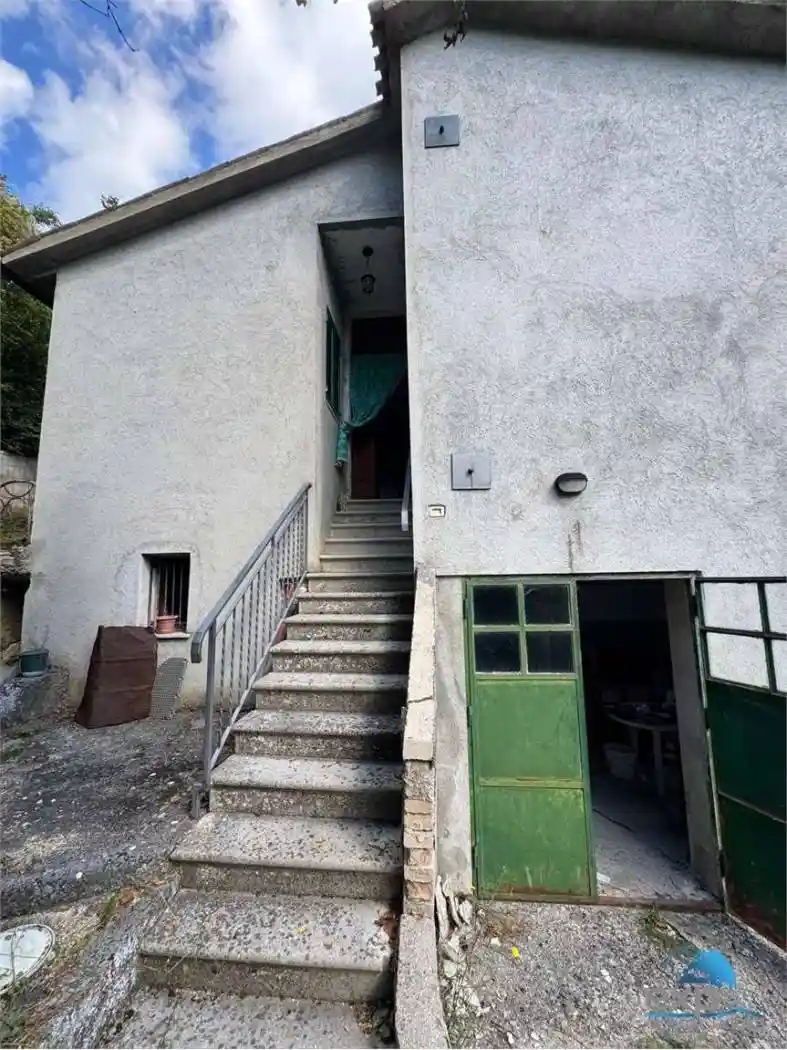 Casa indipendente in vendita a Foligno