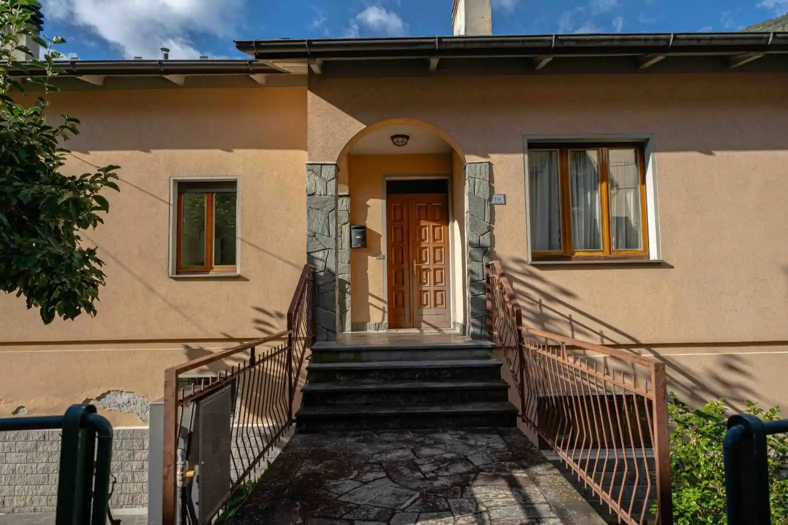 Villa in vendita a Sondrio