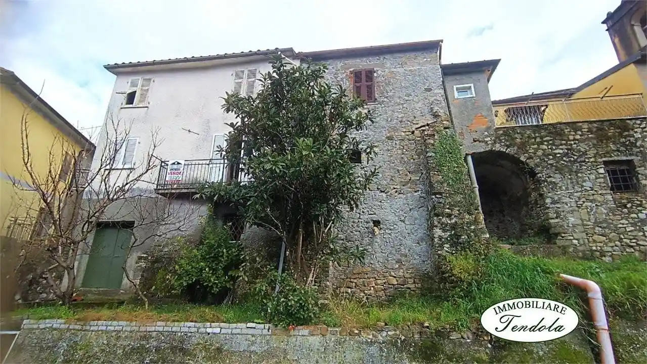 Casa indipendente in vendita a Fivizzano