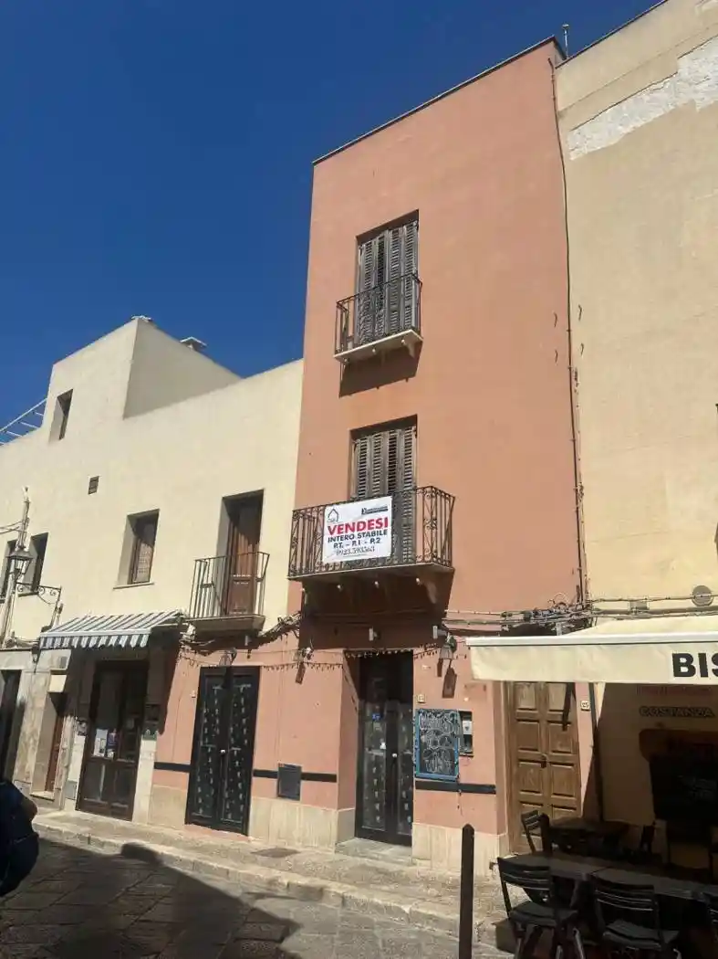 Palazzo - Edificio in vendita a Favignana