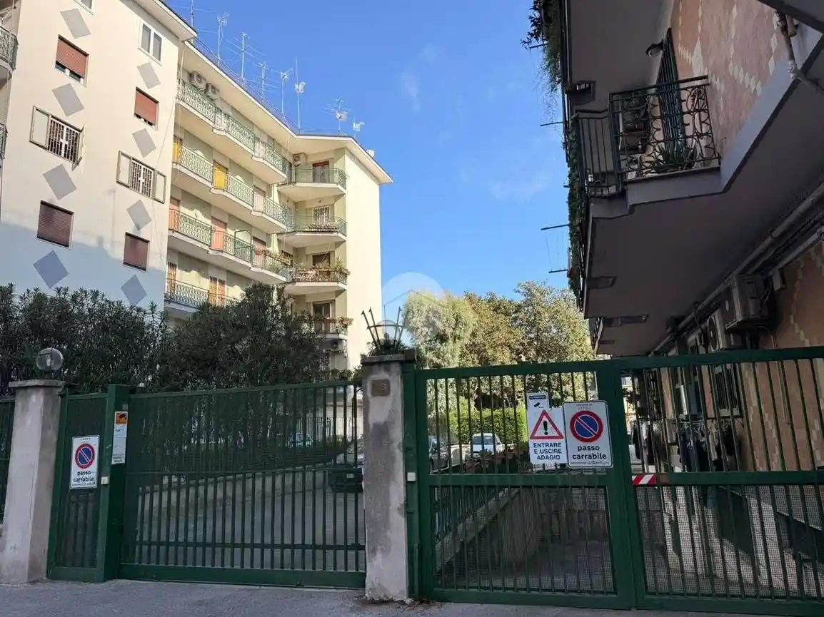 Appartamento in vendita a Napoli