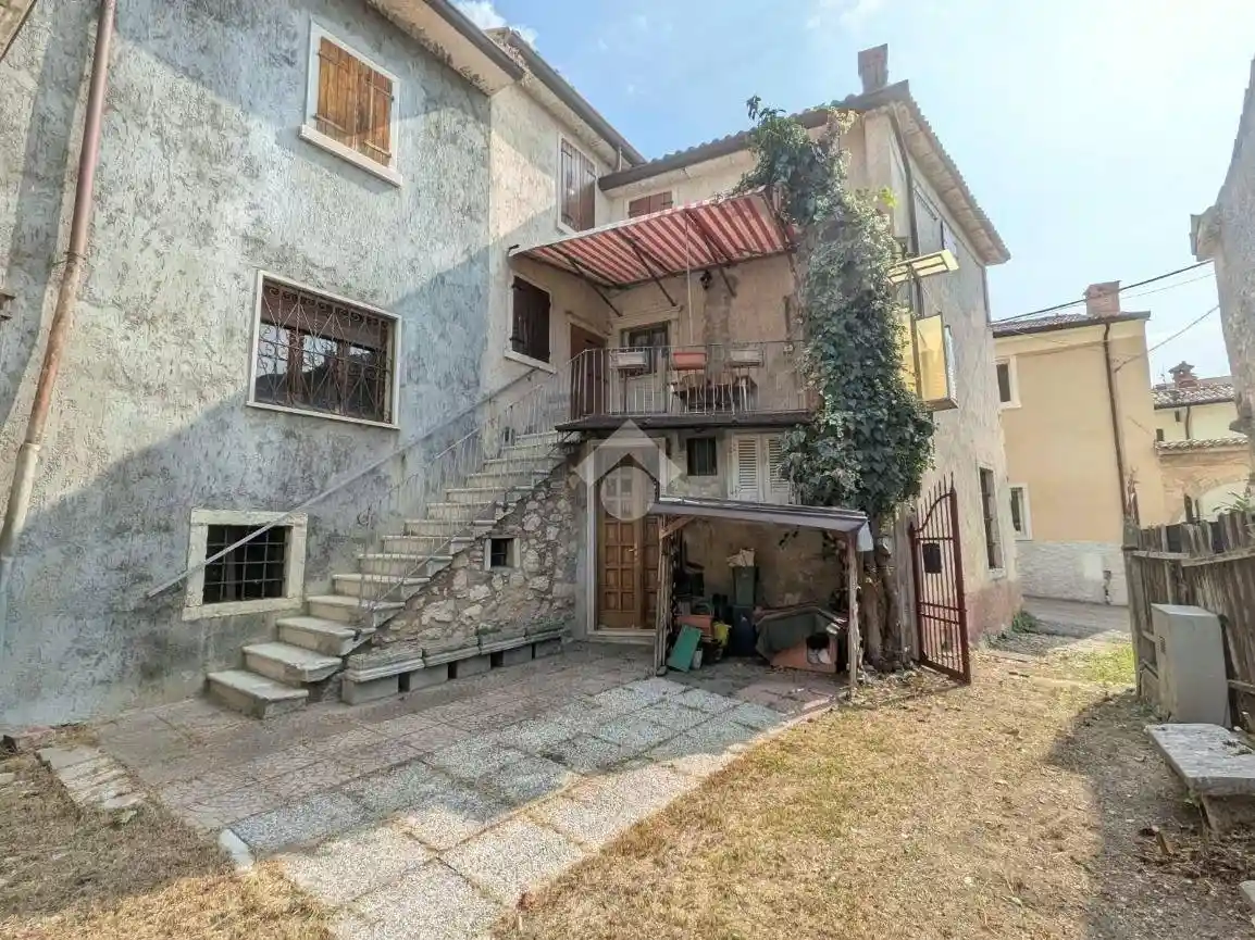 Rustico - Casale in vendita a Caprino Veronese