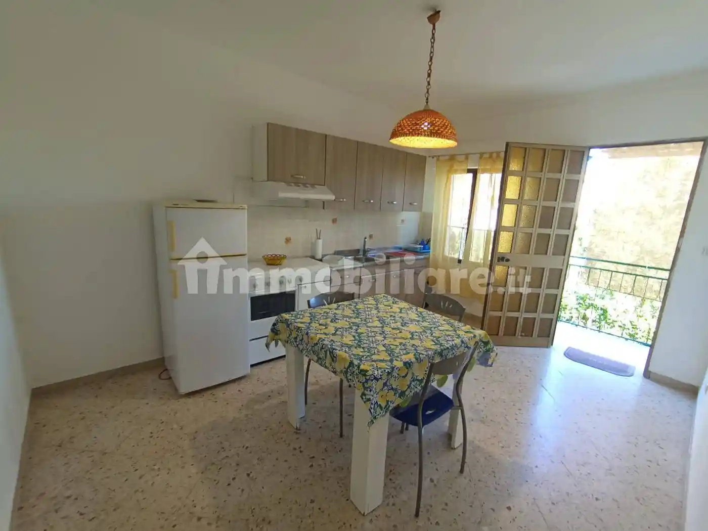 Appartamento in affitto a Campofelice di Roccella