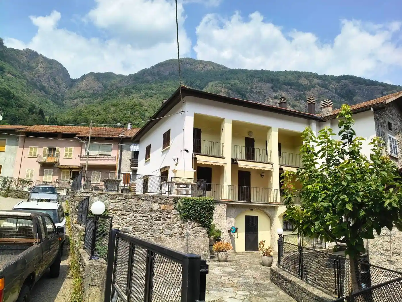 Villa in vendita a Varallo