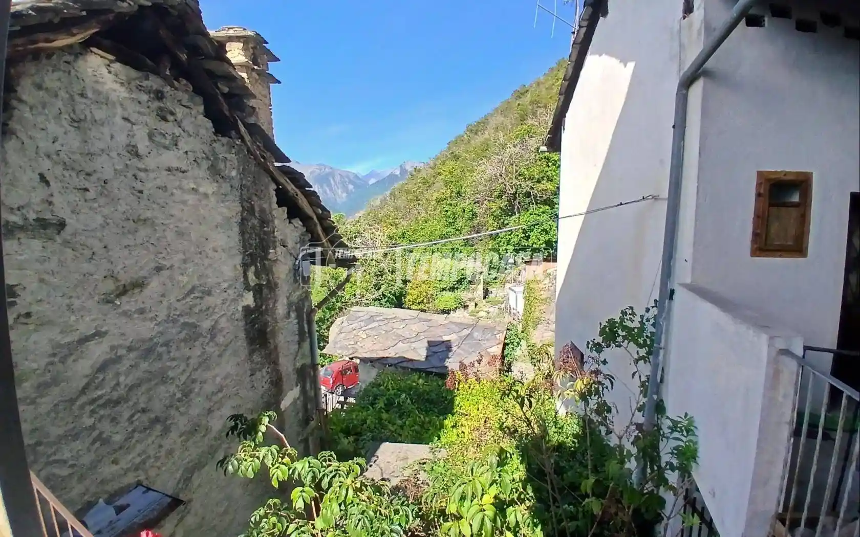 Appartamento in vendita a Perloz