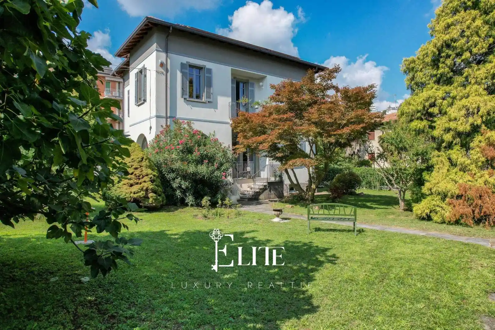 Villa in vendita a Varese