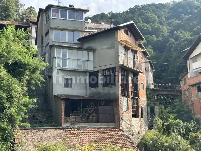 Villa in vendita a Coggiola