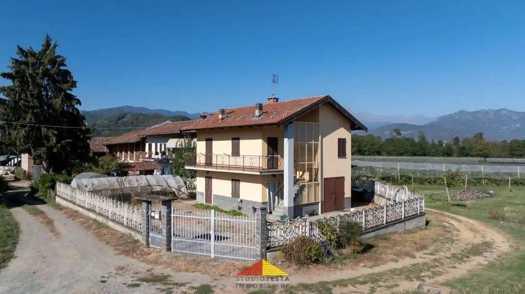 Villa - foto 2