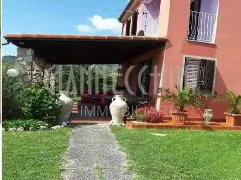 Villa in vendita a Santo Stefano di Magra