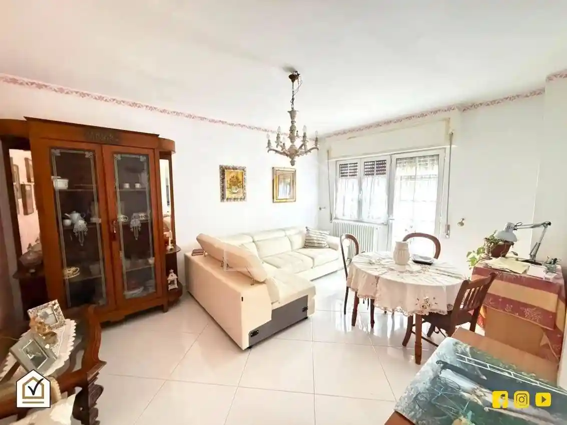 Appartamento in vendita a Mola di Bari