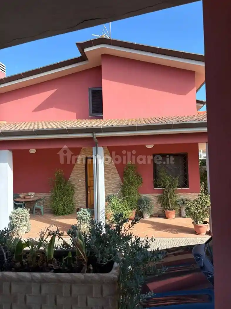 Villa in vendita a Aprilia