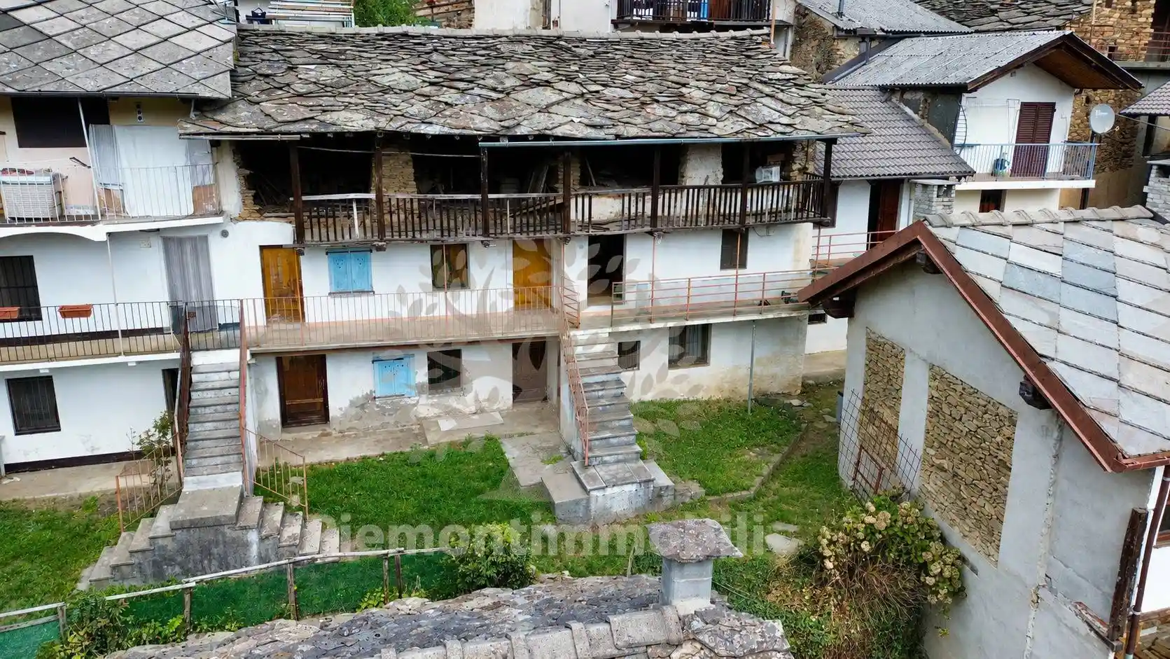 Palazzo - Edificio in vendita a Giaveno