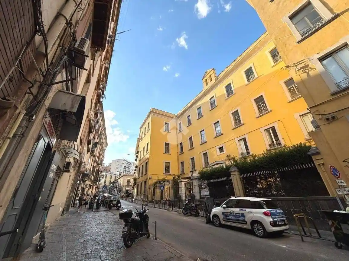 Appartamento in vendita a Napoli