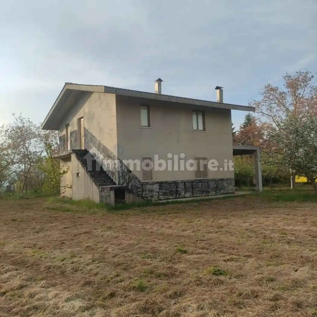 Villa in vendita a San Roberto