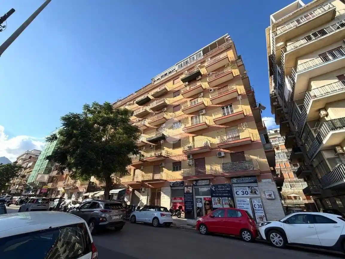 Appartamento in vendita a Palermo