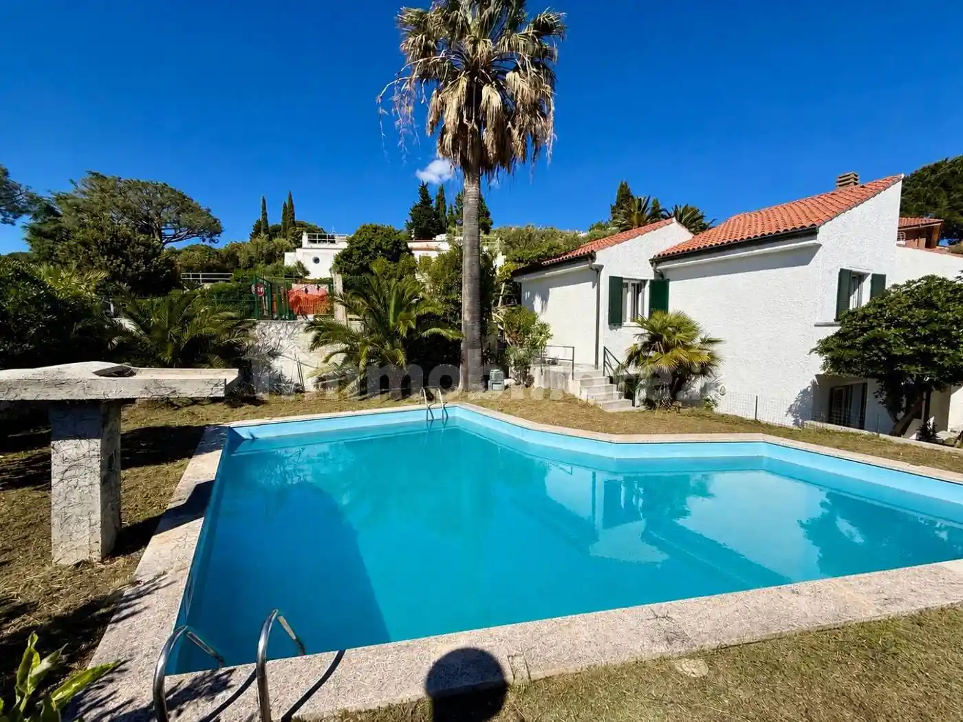 Villa in vendita a Finale Ligure