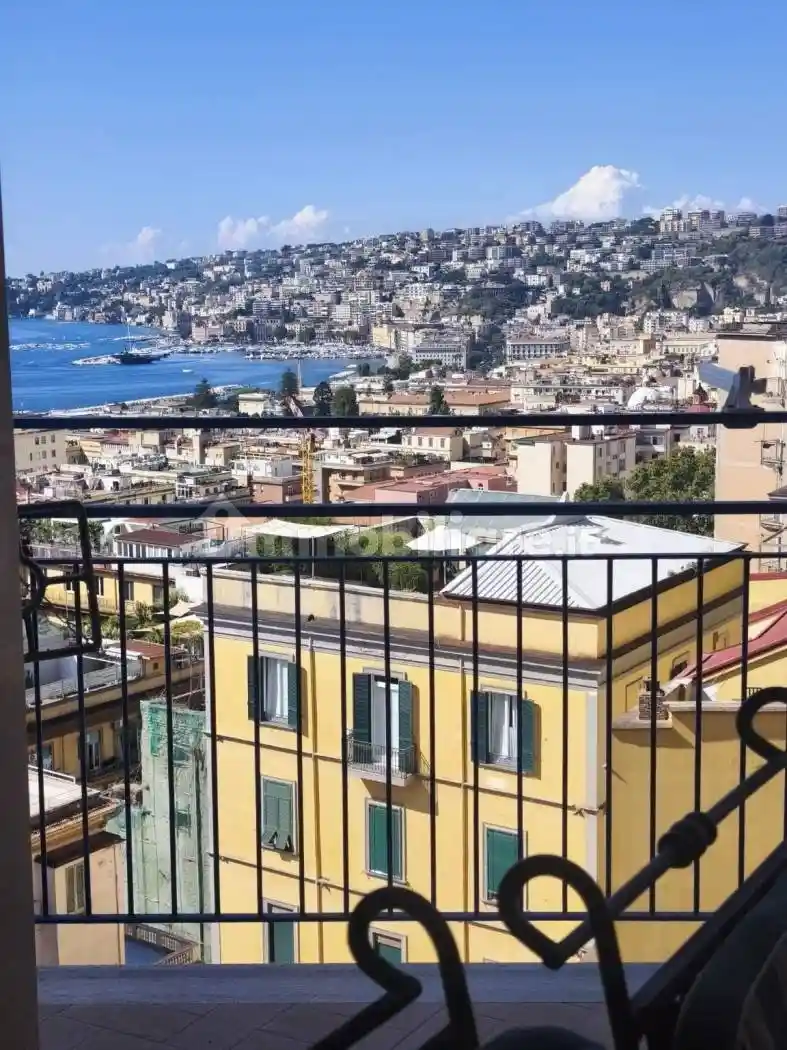 Appartamento in vendita a Napoli