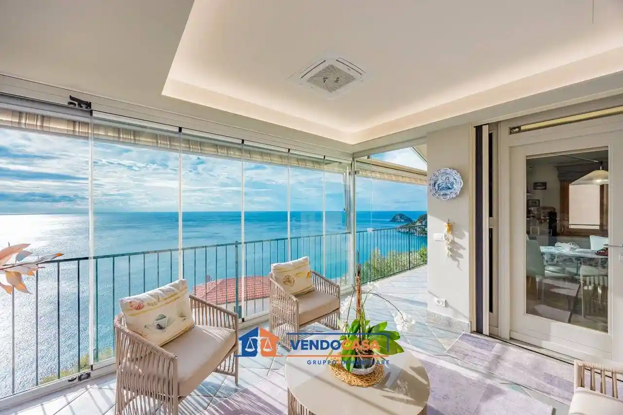 Villa in vendita a Bergeggi