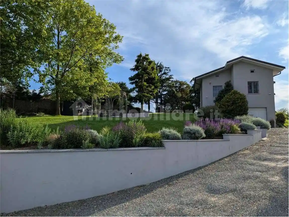 Villa in vendita a Pietra Marazzi