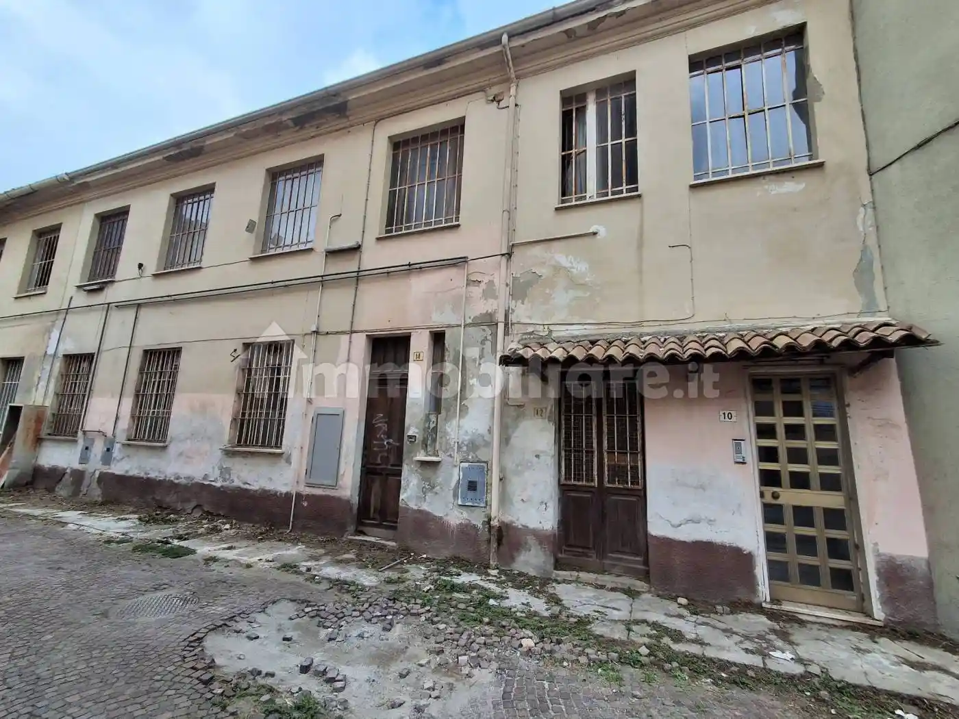 Palazzo - Edificio in vendita a Valenza