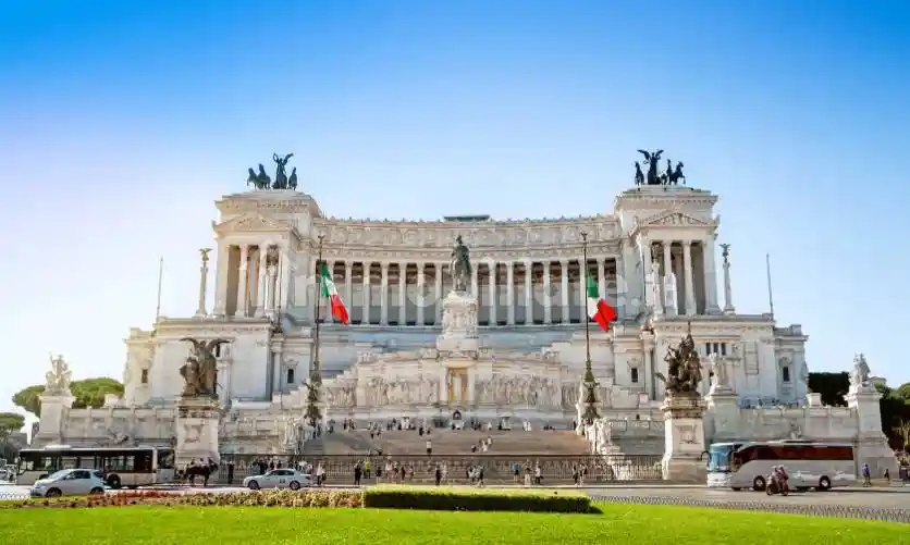 Palazzo - Edificio in vendita a Roma