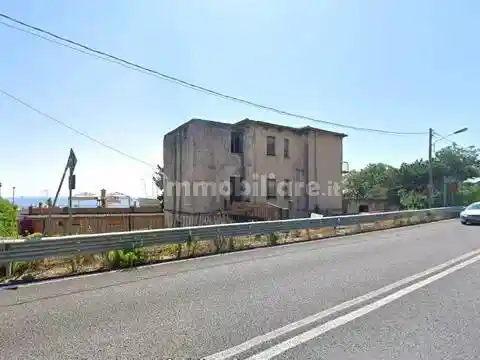Palazzo - Edificio in vendita a Stalettì
