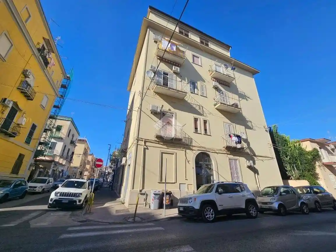 Appartamento in vendita a Napoli
