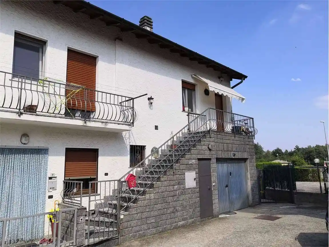 Appartamento in vendita a Faloppio