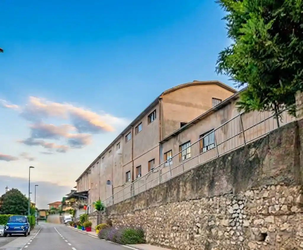 Palazzo - Edificio in vendita a Brescia