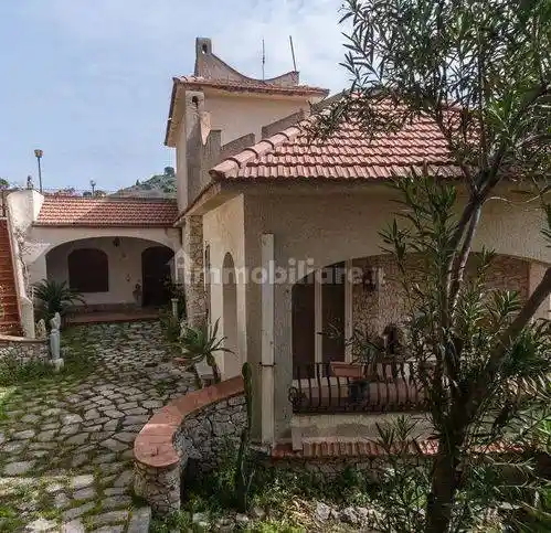 Villa in vendita a Castelmola