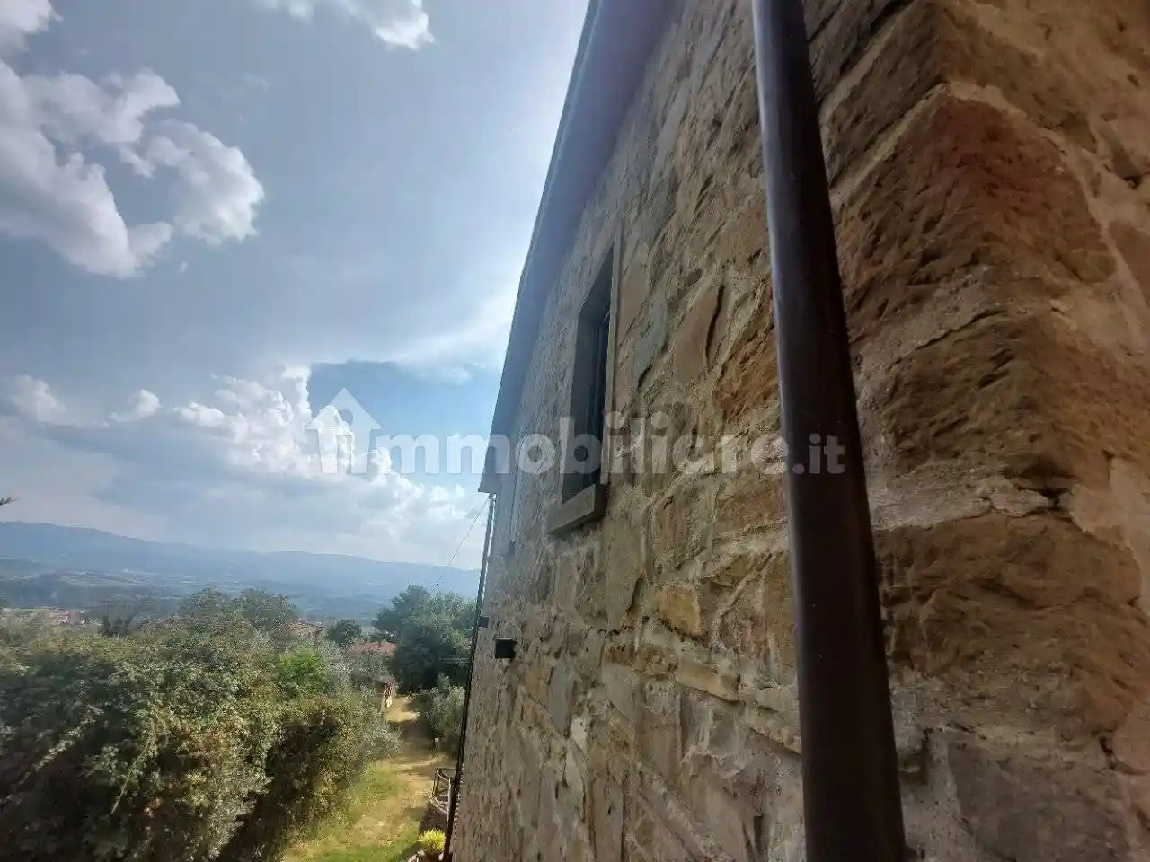 Casa indipendente in affitto a Castelfranco Piandisco