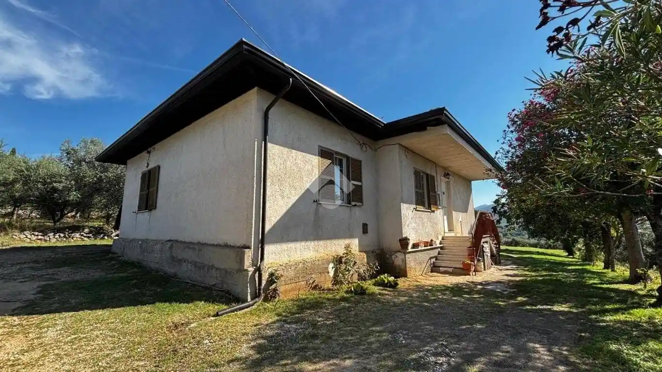 Casa indipendente in vendita a Fontana Liri