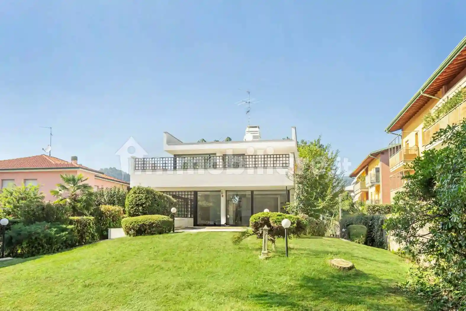 Villa - foto 2