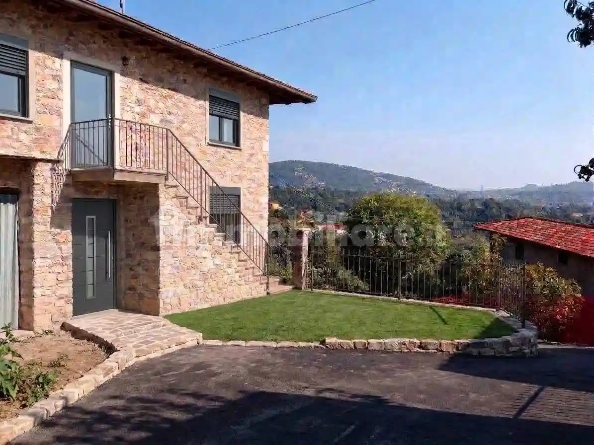 Appartamento in vendita a Villa d'Almè