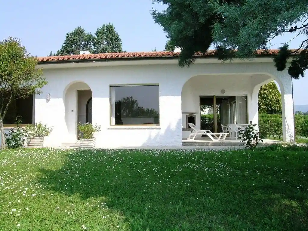 Villa in vendita a Castelnuovo Rangone
