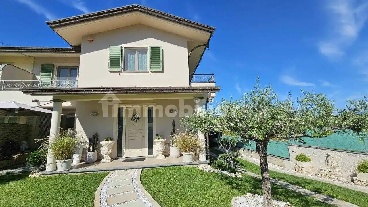 Villa in vendita a Massarosa